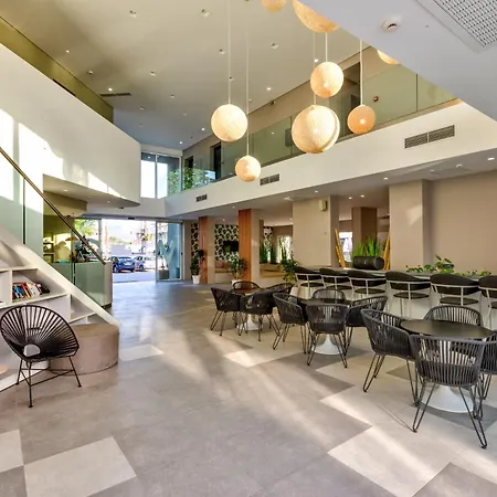 White Olive Premium Hotel