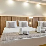 White Olive Premium Hotell 4*