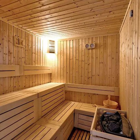 ホテル White Olive Premium 4*