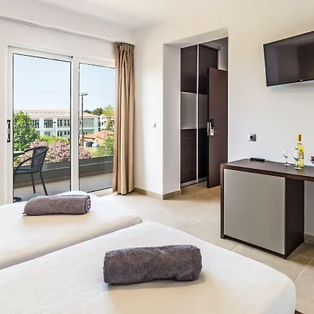 ホテル White Olive Premium 4*